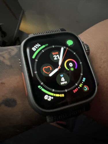 Apple Watch Series 5 GPS+LTE w/ 44MM Space Gray Aluminum Apple Watch Series 5 GPS+LTE w/ 44MM Space Gray Aluminum