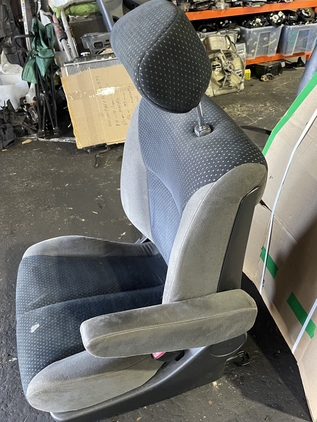 NISSAN ELGRAND E51 S2 RIDER FRONT DRIVER SEAT - thumbnail 3