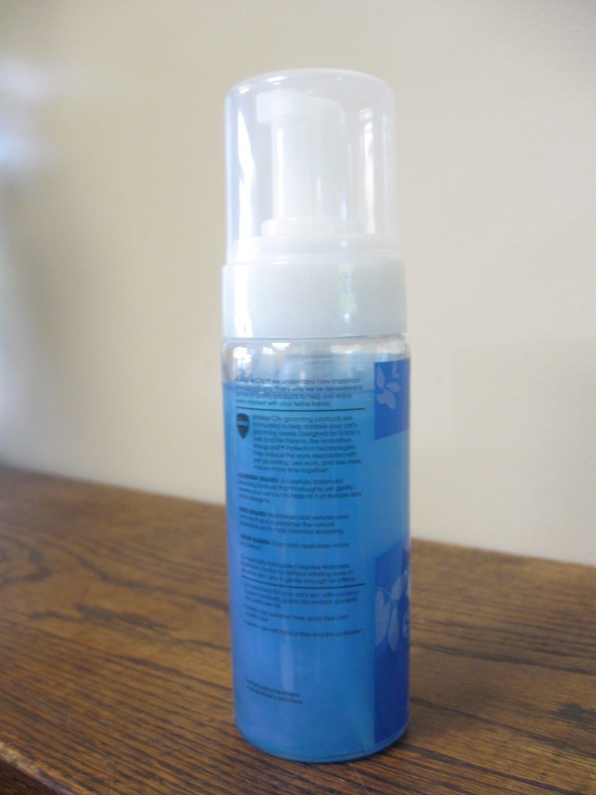 New! Whisker City Waterless Tearless Shampoo for Cats - Glacier Water 5oz