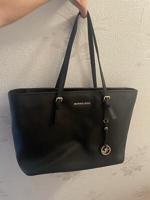 Michale Kors Bag Fits Labtops And Plenty Of Room For Personal Stiff
