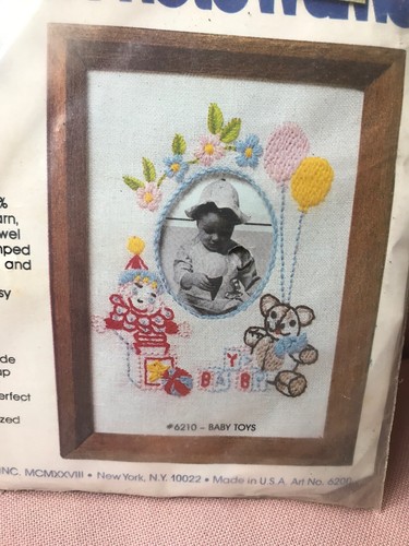 Vintage Natrurally Crewel Photo Frame Kit Kittens MIP Yarn Kits 5X7 #6210