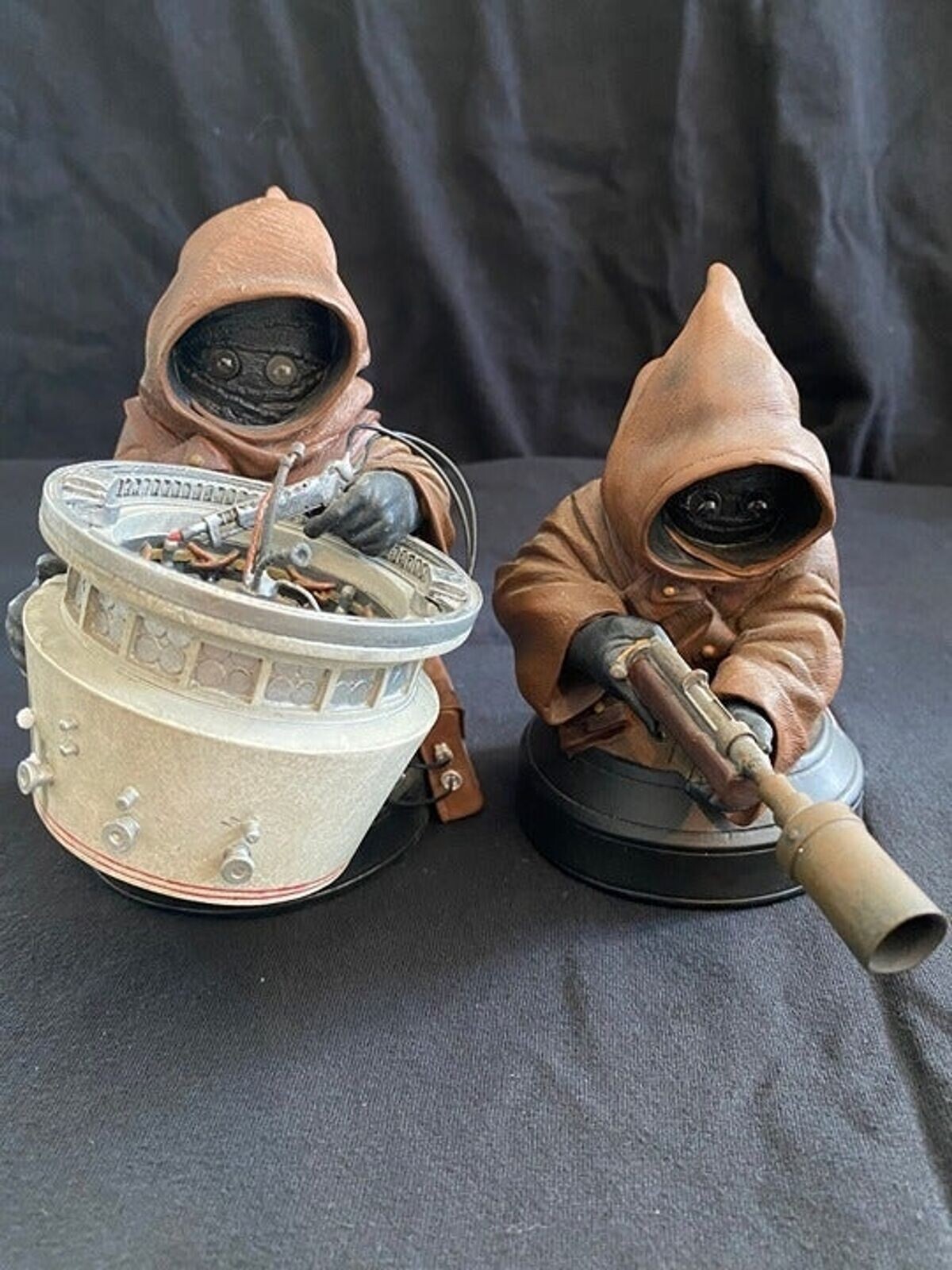 Star Wars Mini Bust: Jawas 2体セット Amazon.com: Star Wars Gentle Giant > Jawas Mini-Bust : Toys
