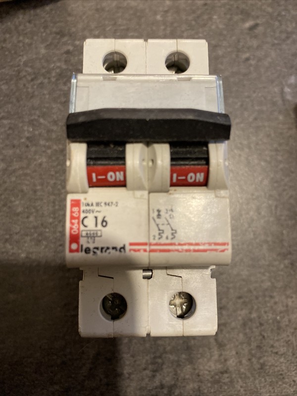 Disjoncteur MagnÃTo-Thermique Dx 6000 - Ã  Vis 2p  16a Courbe C RÃ©F 06468.