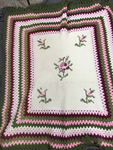 Vintage Hygge Crochet Floral Rose Afghan Throw Blanket w/Fringe 40