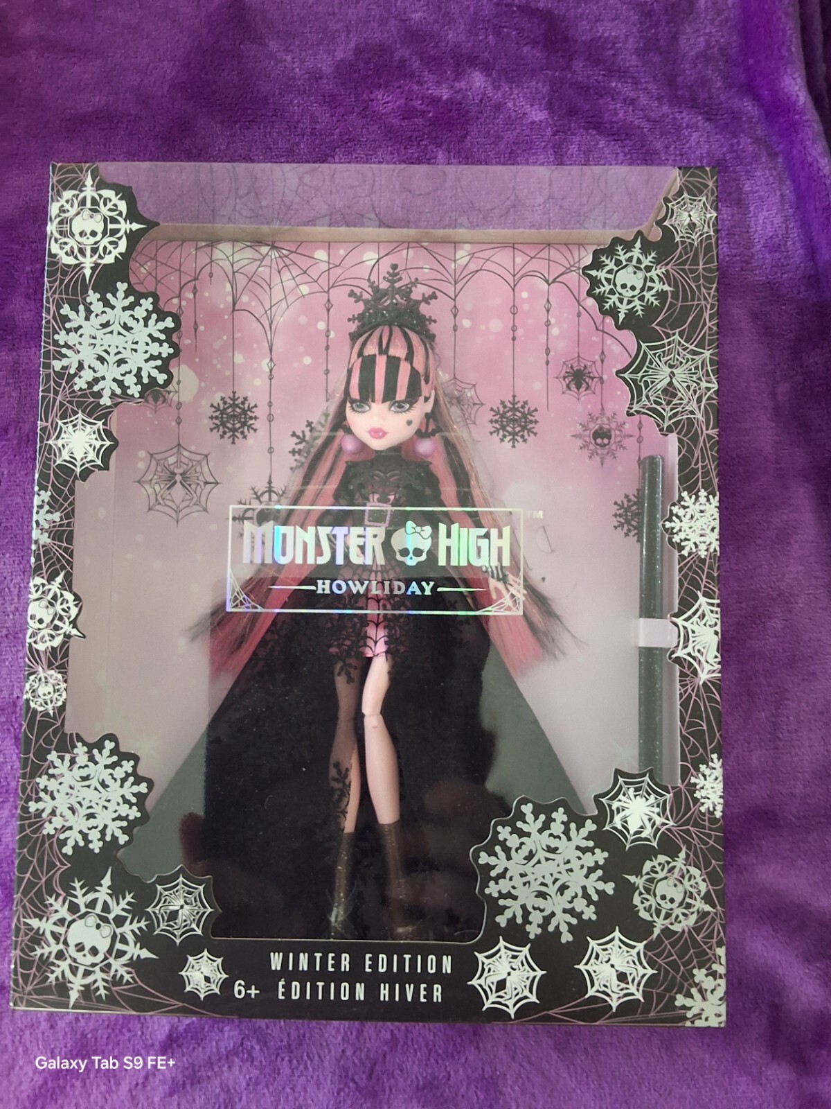 モンスターハイ　Howliday Winter Edition ドラキュローラ Monster High Howliday Draculaura Doll, Special Winter