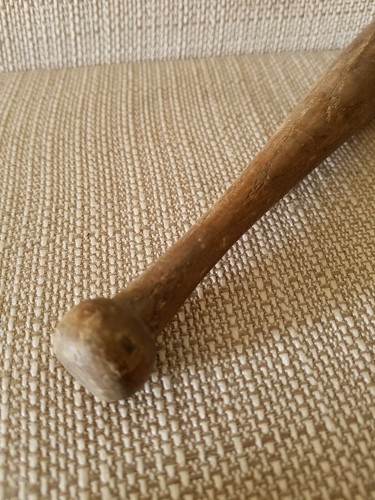 VINTAGE FAT BARREL WOOD MINATURE BASEBALL BAT  7 3/4