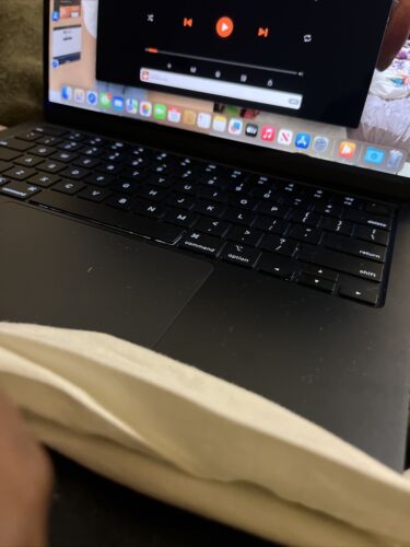 Apple Macbook Air 13.6 Apple Macbook Air 13.6