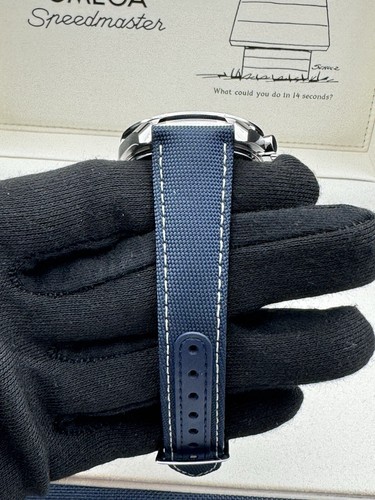 Pre-owned Omega 2024  Speedmaster Silver Snoopy Award Blue 310.32.42.50.02.001 Watch