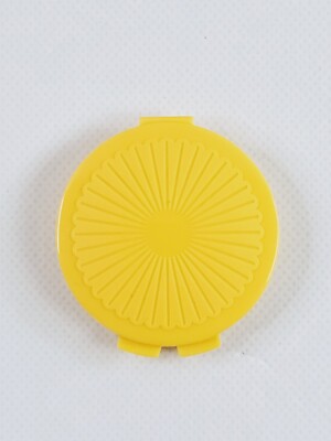 Tupperware Round Clamshell Pocket Pill Box Keeper Case Yellow Container 1224 Vtg