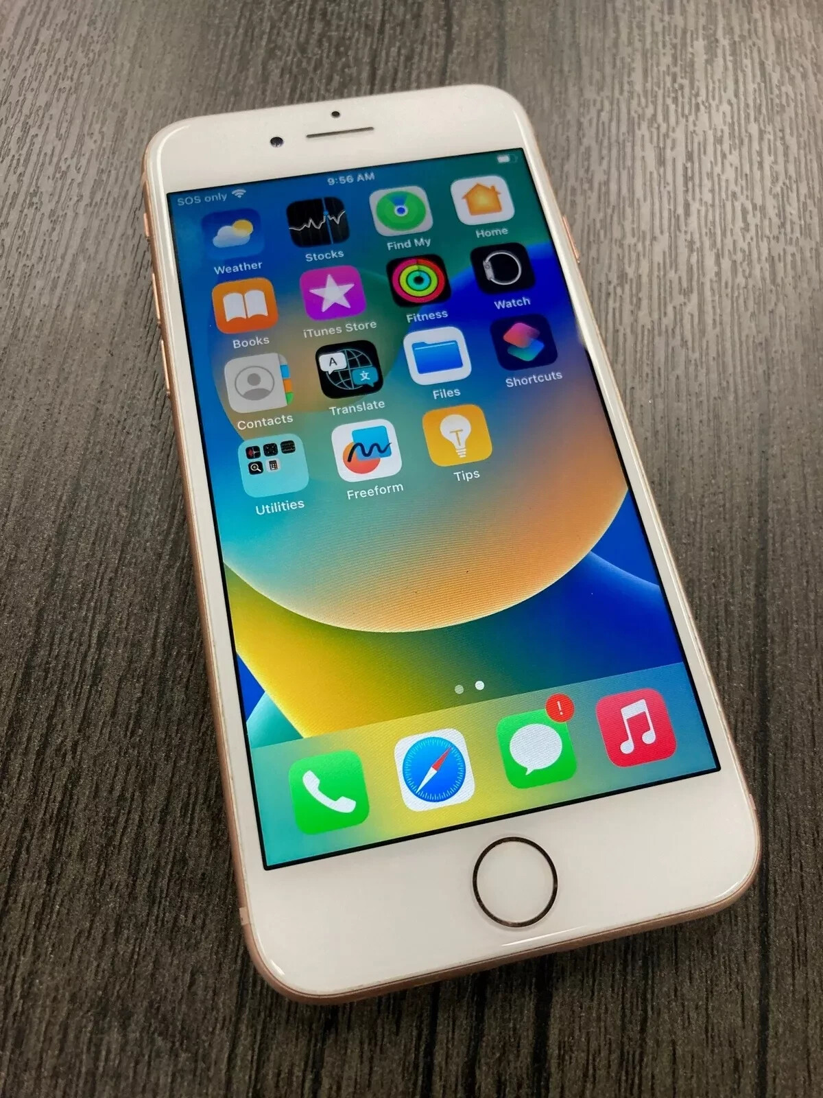 Apple iPhone8 64GB Gold A1906 MQ7A2J/A バッテリ92%□ドコモ