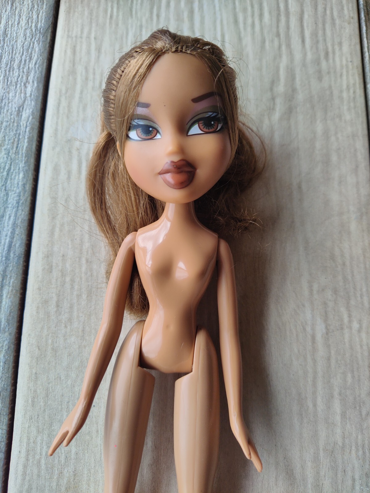 Bratz Doll MGA Fashion Doll Vintage Yasmin BROWN HAIR BROWN EYES 2001
