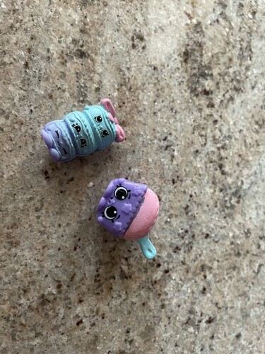 Shoppies Doll, World Vacation - Macy Macaron France w/ 2 excl. Shopkins EUC