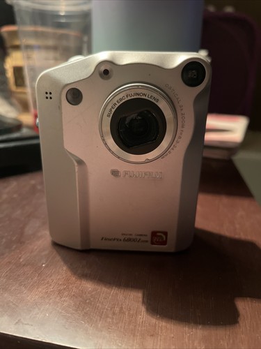 富士フィルム FinePix 6800zoom Fully working Fujifilm Finepix 6800Z Zoom compact digital