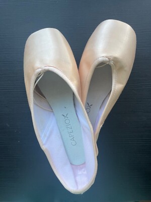 Capezio Aria 121 pointe shoes, size 9.5M (4 pairs available)