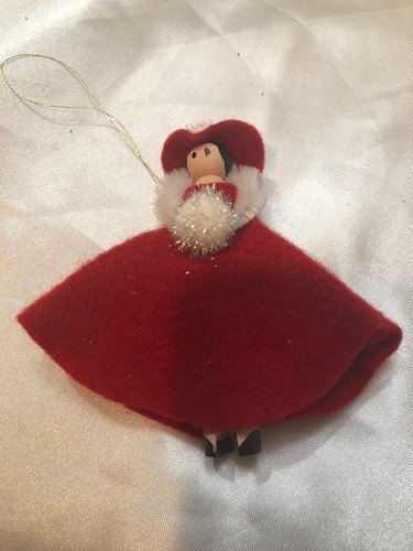 4 Vintage Cloths Pin Woman In Felt Dresses Ornaments