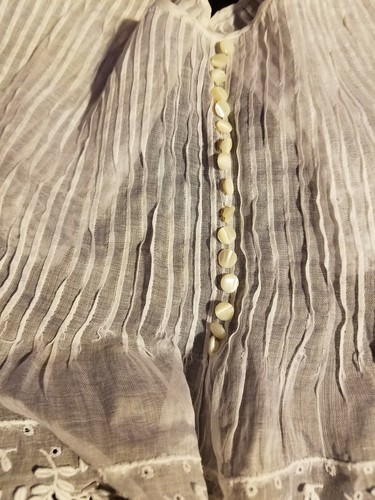 ORNATE Antique VICTORIAN STYLE  LACE COLLAR  VINTAGE WHITE baby infant