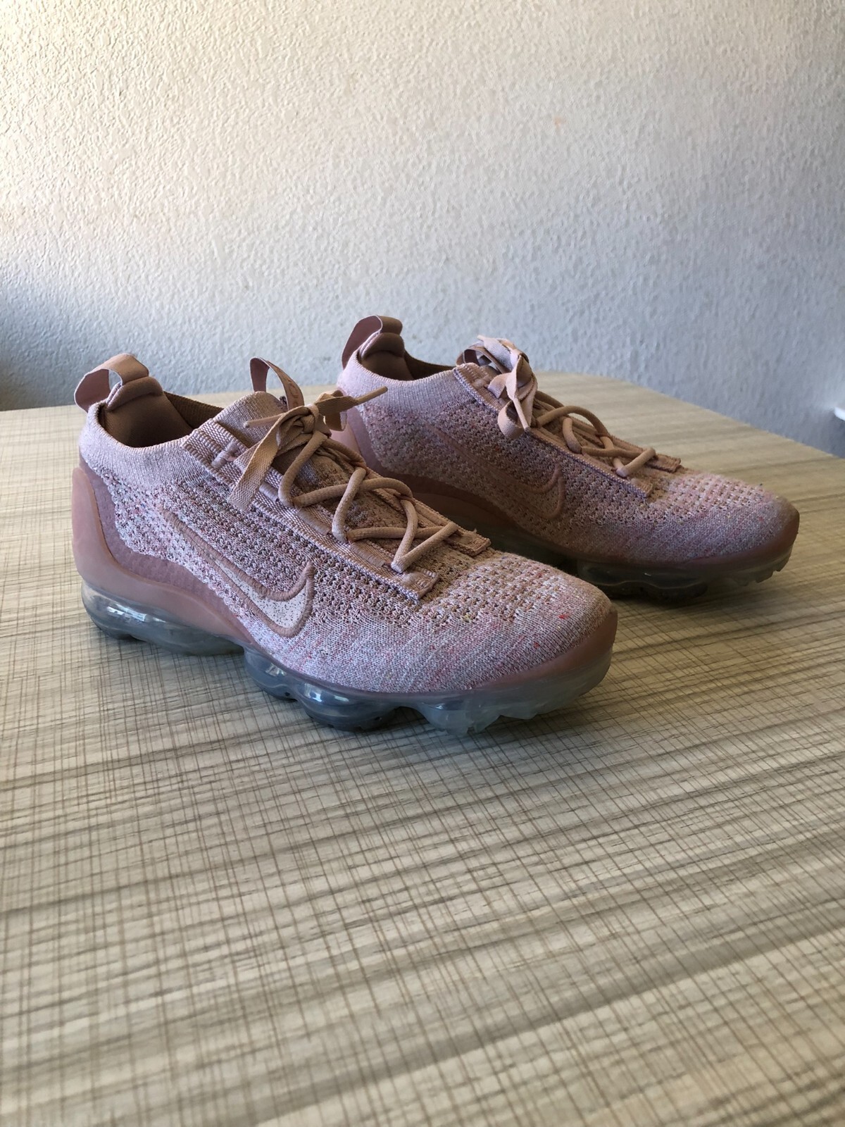flyknit rust pink