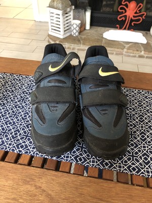 nike acg mountain bike shoes