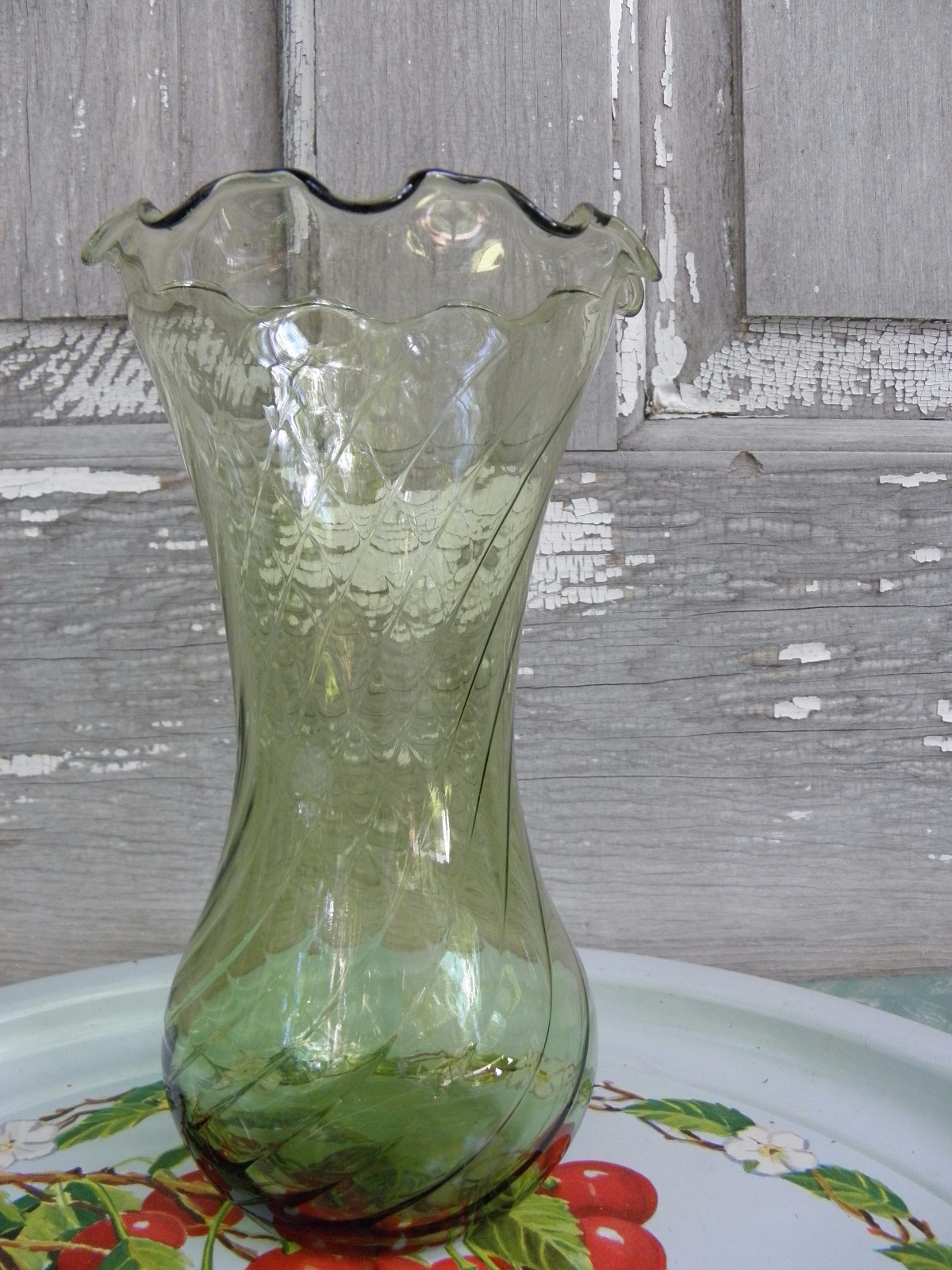 Vintage Green Ruffle Flower Vase 7