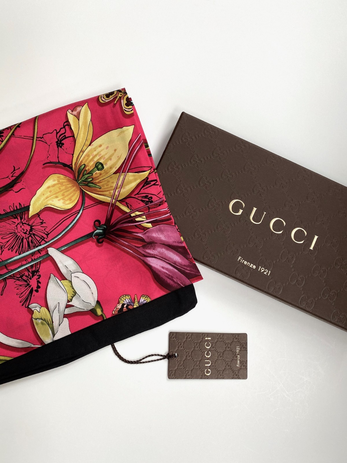 GUCCI 赤GGフローラ プリント シルク リボン 箱付き GUCCI 赤GG