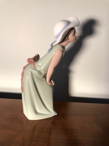 Lladro Porcelain Figurine #5009 