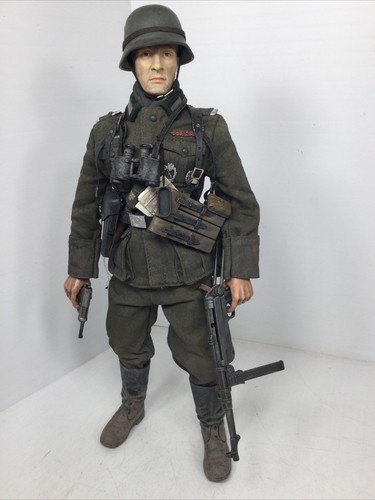 1/6 DRAGON GERMAN WEHRMACHT 6TH ARMY MP-40 P-38 MAP
