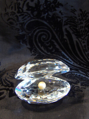 Retired Swarovski 1988 Crystal Clam Oyster Shell with Pearl Paperweight 14389