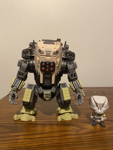 タイタンフォール　リージョン LEGION　funko pop　フィギュア AUG168982 - POP TITANFALL 2 BLISK & LEGION 6IN VINYL FIG