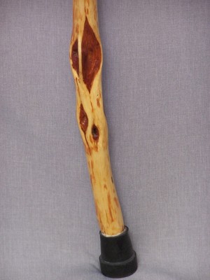 37 INCHES LONG DIAMOND WILLOW CANE / WALKING STICK WITH DEER ANTLER HANDLE