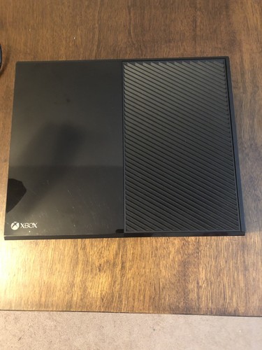 Xbox One 500gb used: Includes Power Adapter and HDMI Cable. 3 Games Included!