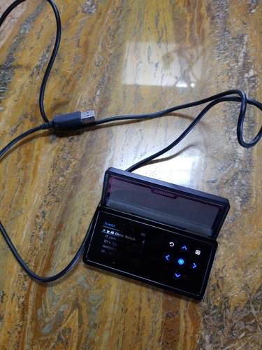 Rare Samsung YP-K5J 4GB Portable MP3 Player & Speaker With 758 Songs