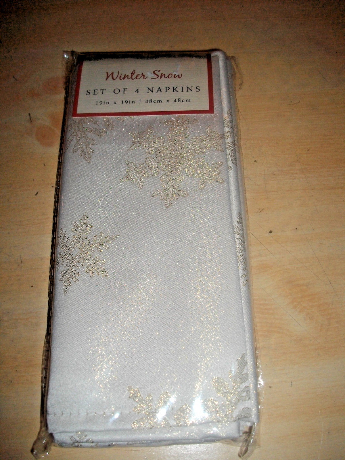 NEW 4 FABRIC GOLD SNOWFLAKE NAPKINS 19