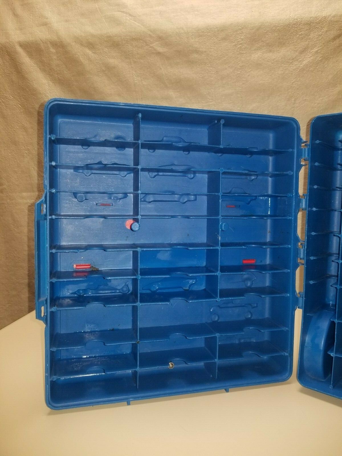 1997 Tara Toy HOT WHEELS 100 Car Rolling Carry Case Style #20375