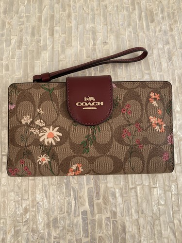 長財布 COACH Wallet In Signature Canvas With Floral Print CAR06 COACH® Outlet | Long Zip Around Wallet In Signature Canvas