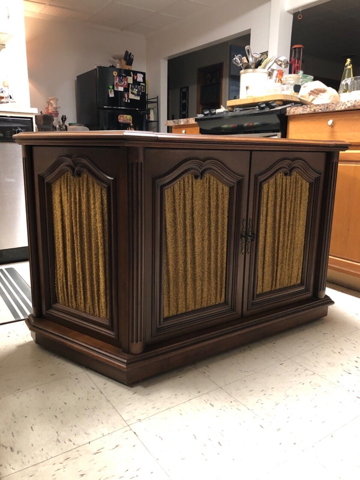 1960's magnavox astro sonic radio/record player caninet entertainment system