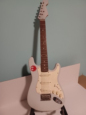Fender Squier Mini Stratocaster Electric Guitar 6 String 3/4 Size Shredder