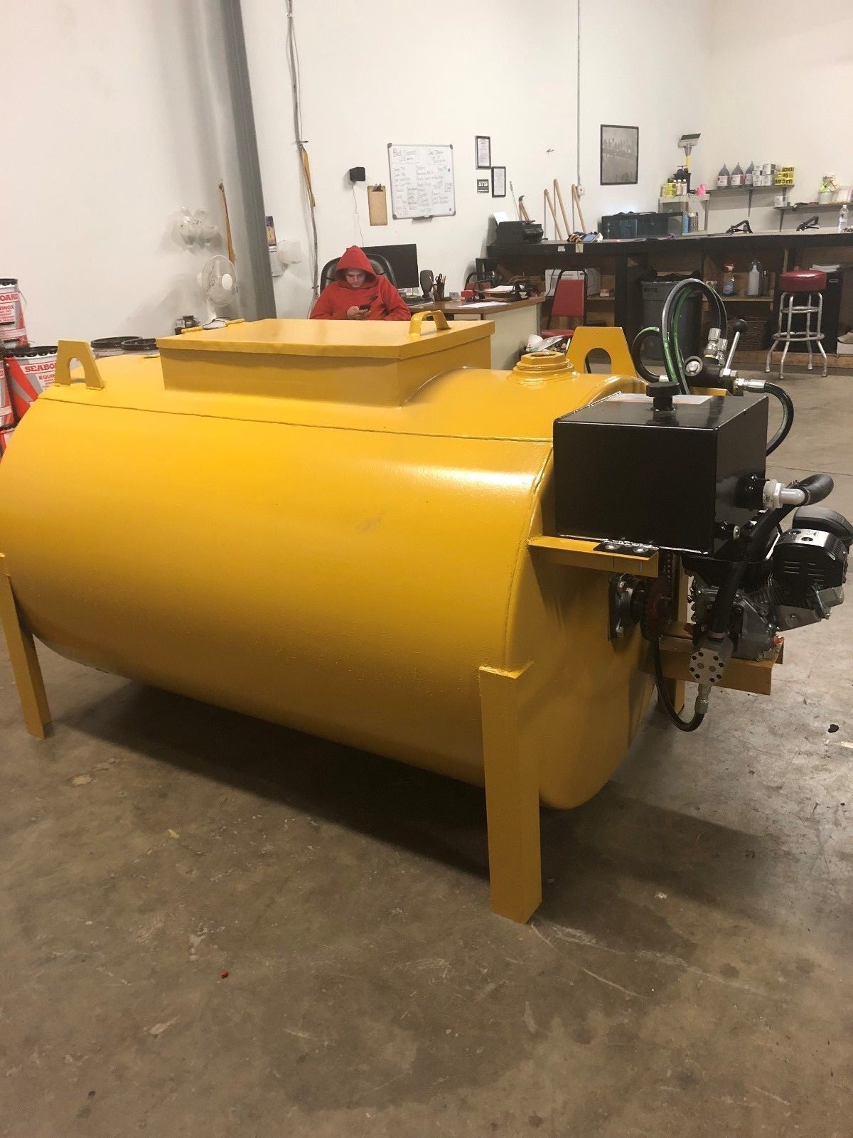 Asphalt seal coat sealcoating tank equipment driveway machine