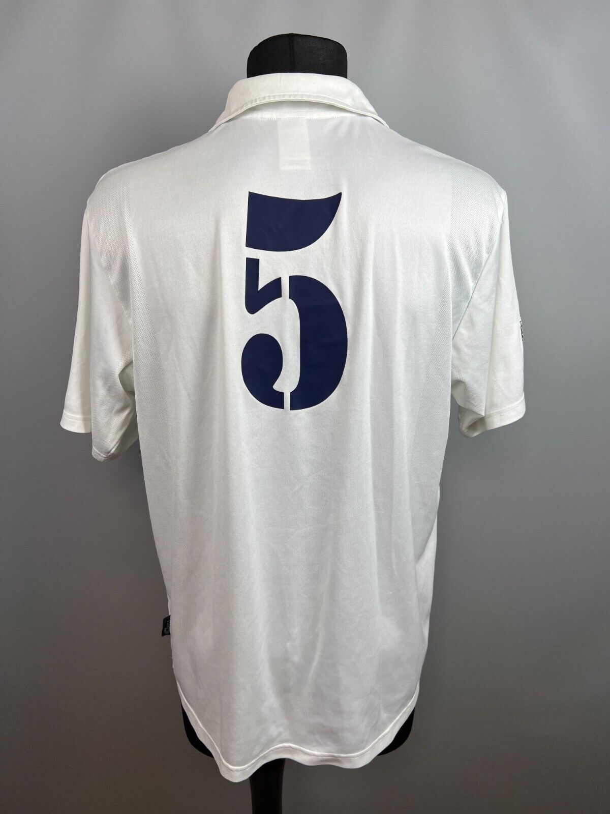 REAL MADRID 2001 2002 ZIDANE HOME SHIRT FOOTBALL SOCCER REAL MADRID 2001 2002 ZIDANE HOME SHIRT FOOTBALL SOCCER