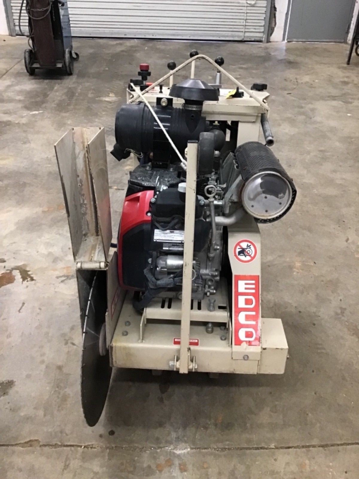 ONLY 87.3 hours EDCO SS20-20H Self-Propelled Saw 20” New Blade