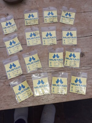 Mustad Spade End Hooks Size 14.