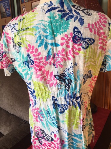 Peaches Scrubs Lot 3 Tops And 1 White Cross Top Size LARGE Vguc