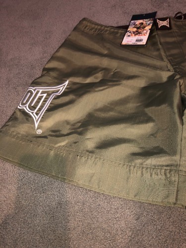 Tapout Paratrooper Long Boardshorts Mens Size 36