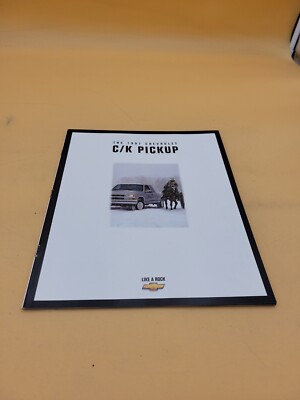 1997 CHEVROLET C/K PICKUP DEALER SHOWROOM SALES BROCHURE CATALOG BOOKLET 