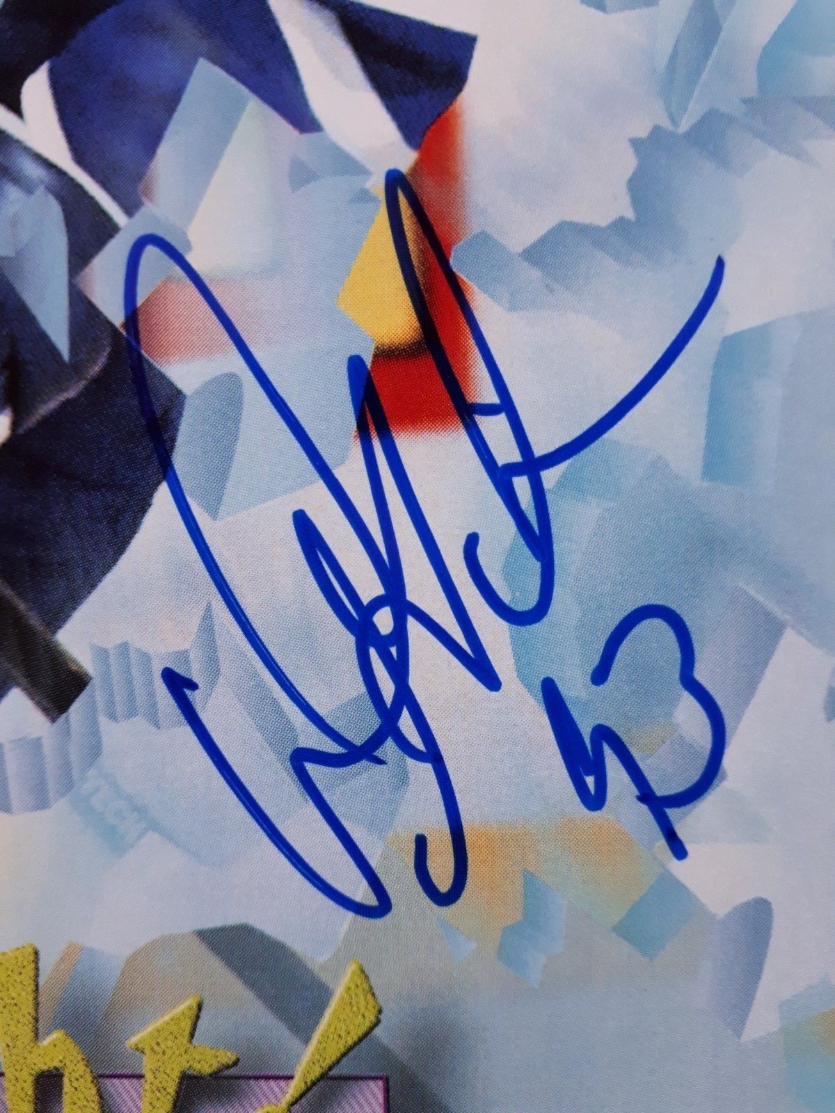 Doug Gilmour Auto signed on cover MAGAZINE NHL Memorabilia Toronto Maple Leaf