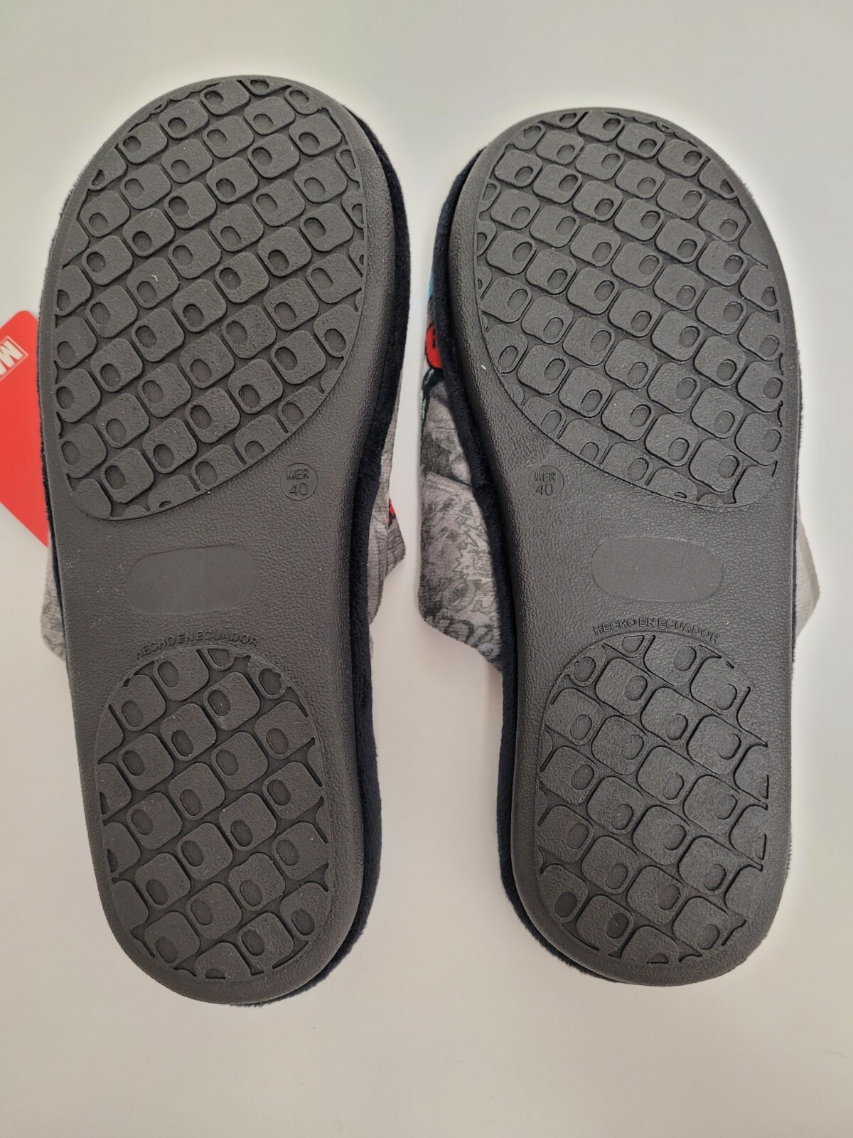 Marvel Comics Captain America Adult Slip On Slippers Size US 7.5 / EU 40
