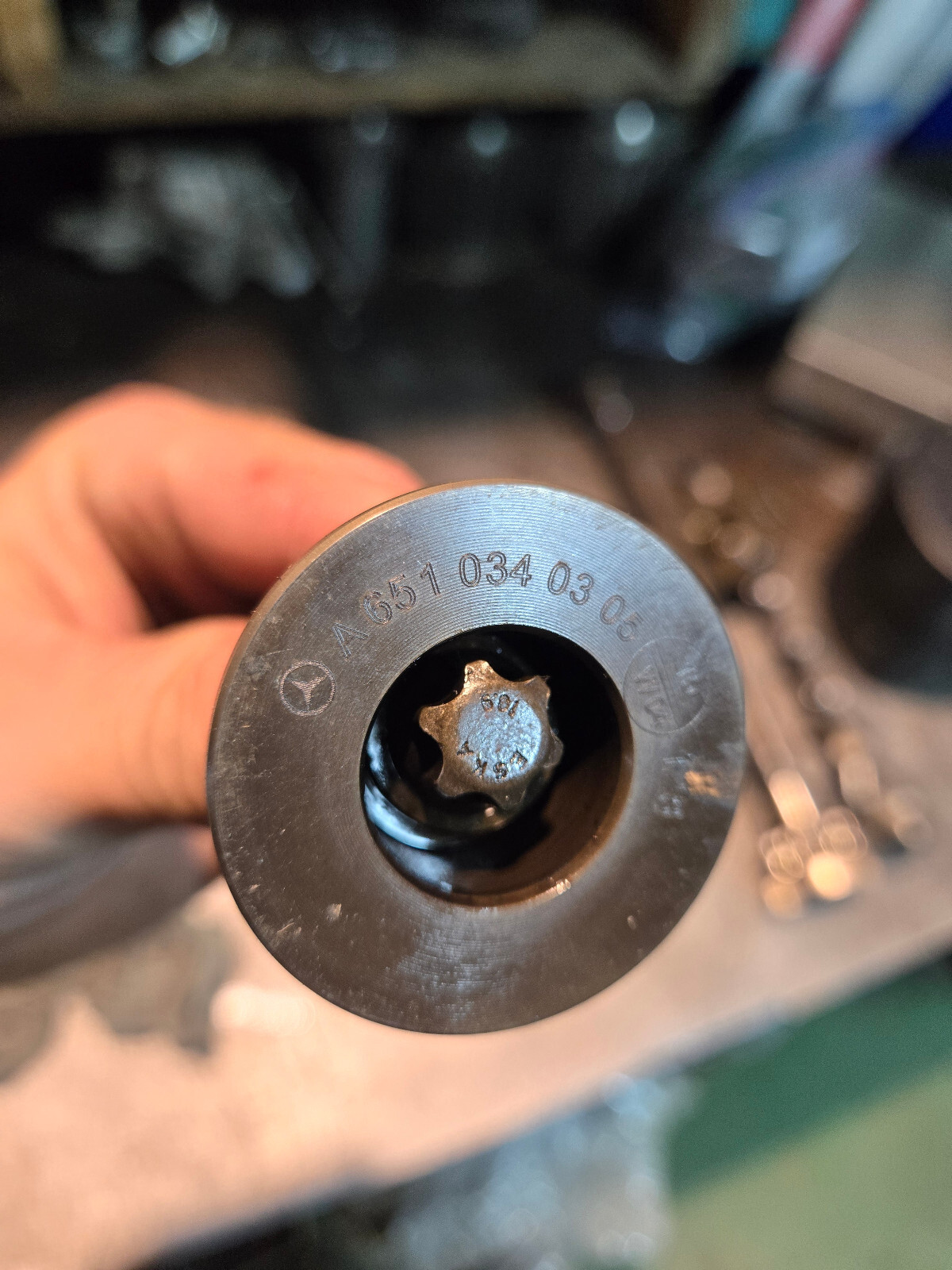 Mercedes  A6510340305 BEARING JOURNAL AND BOLT - Picture 1 of 3