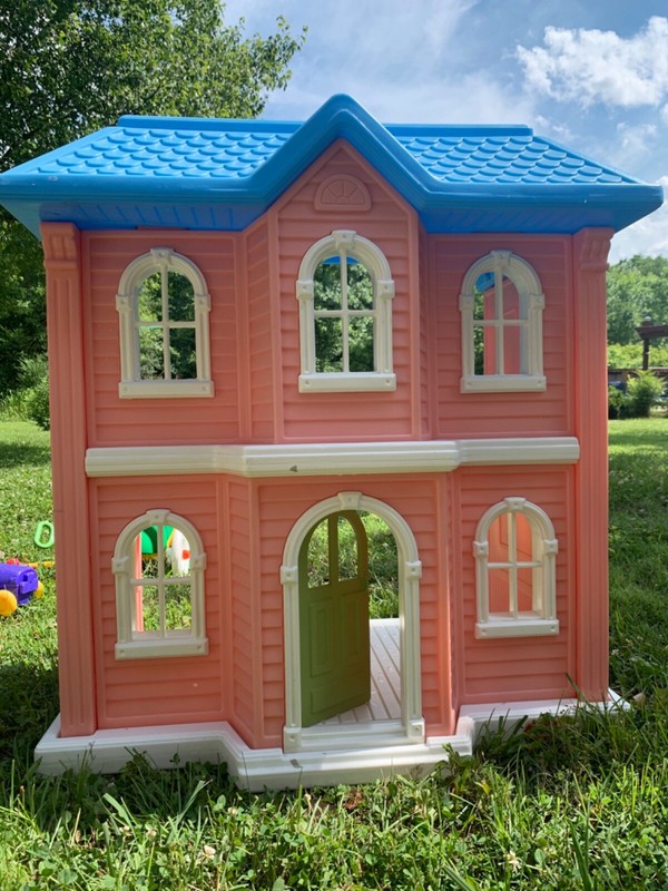little tikes pink dollhouse with blue roof