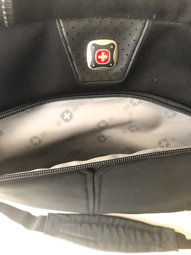 SwissGear 'The Sherpa' Slim case Computer Sleeve messenger bag-Black