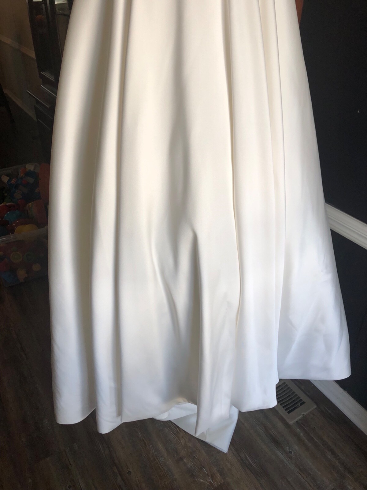 used size 20 ivory wedding dress justin Alexander mikado with pockets