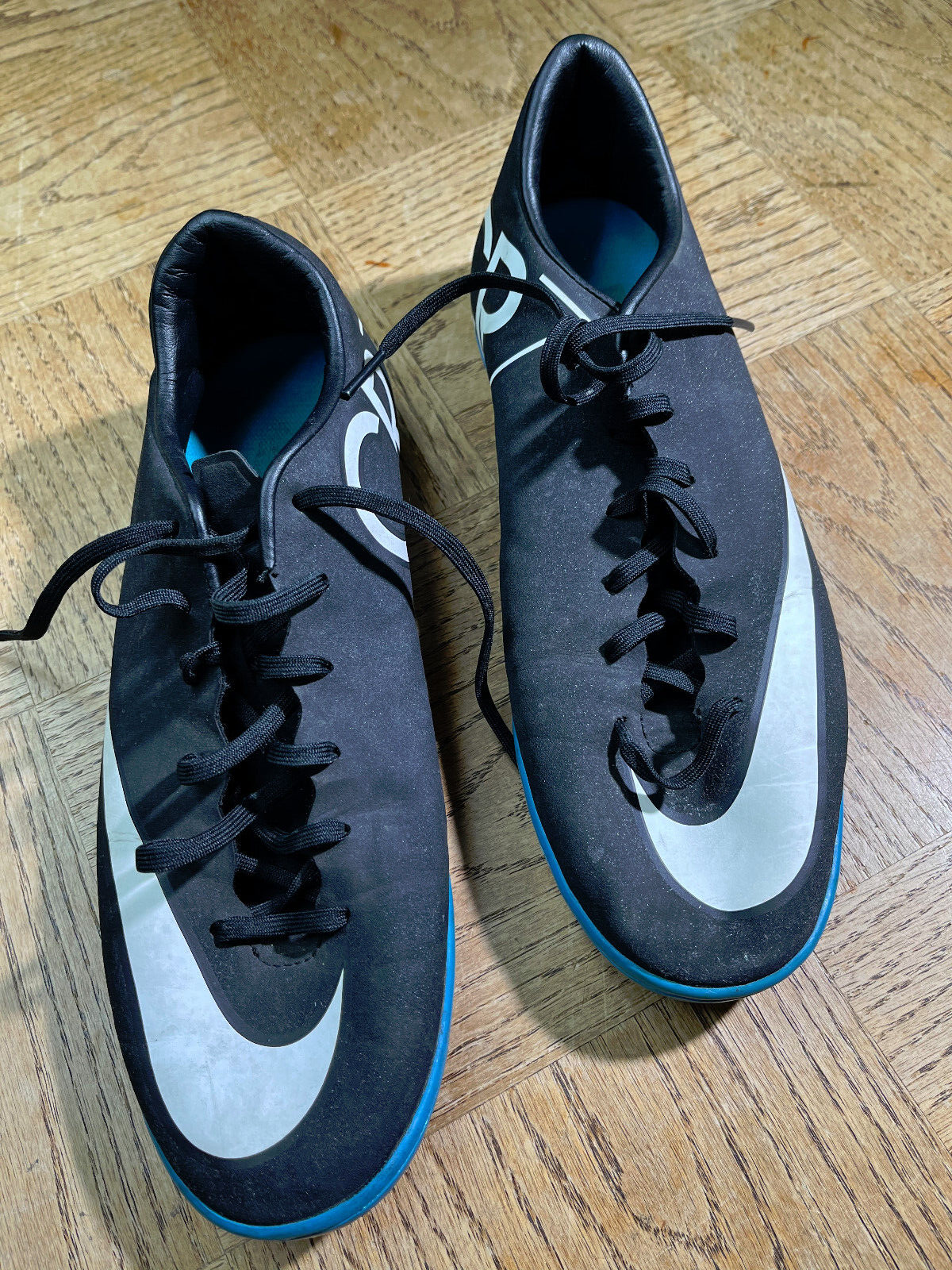 Indoor soccer shoes size 10 clearance